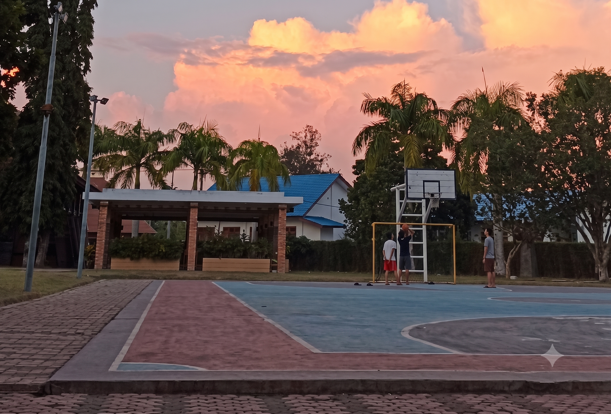 Fasilitas Olahraga (Lapangan Bola Basket, Futsal, Voli) IT Del